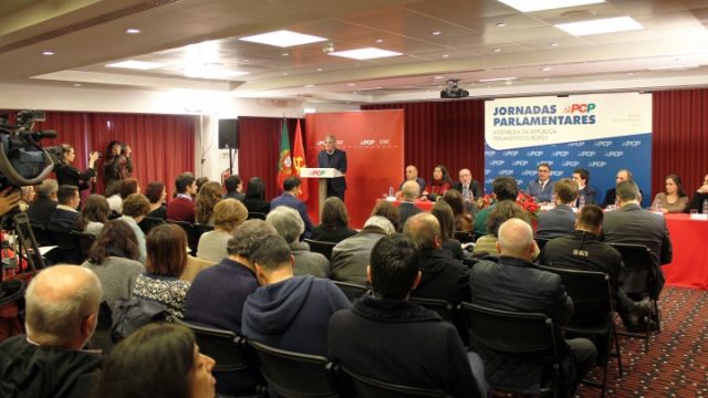 PCP defende preços mínimos para produtores de leite em Barcelos